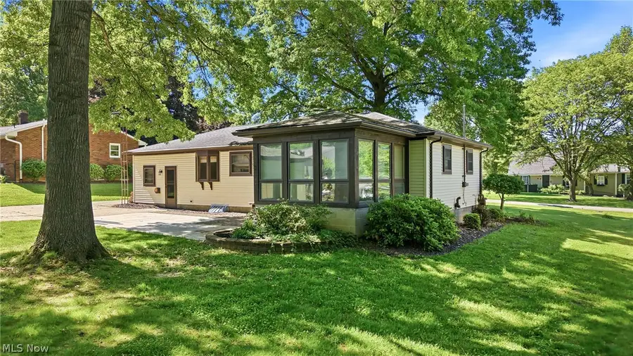 1515 E 11th Street, Salem, OH 44460 - #2