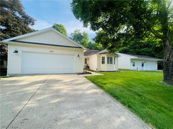 1209 Apple Valley Dr, Howard, OH 43028