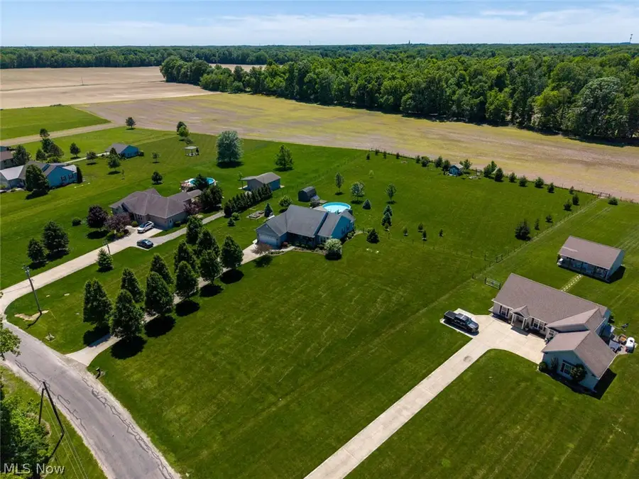 8522 Bank Street, Vermilion, OH 44089 - #2