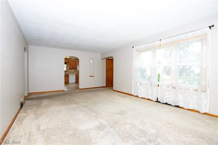 927 S Heltman Avenue, Ashland, OH 44805 - #3