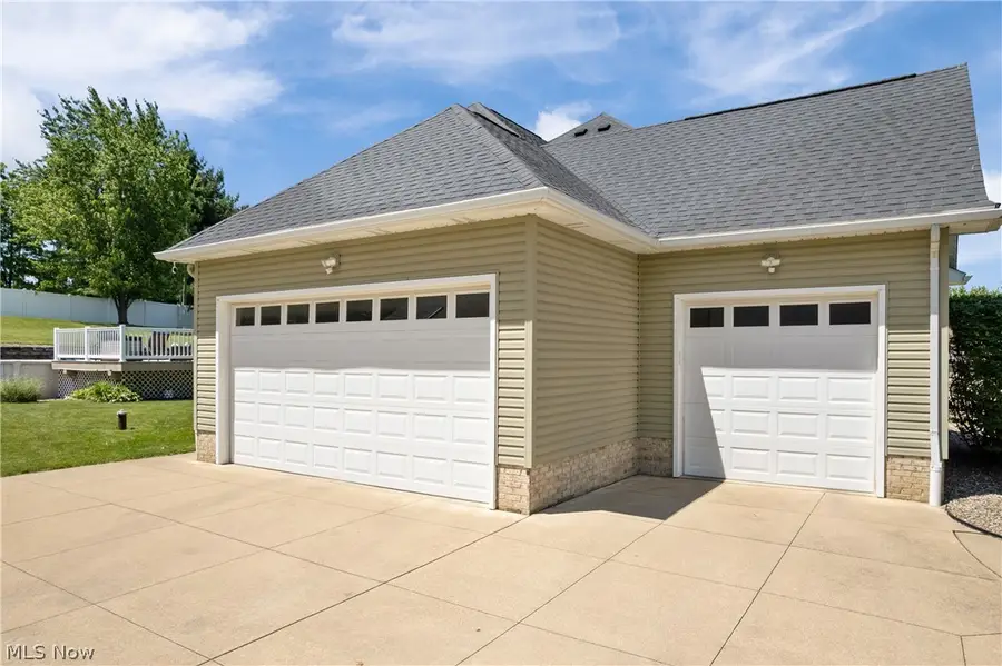 5043 Violet Knoll Ne Avenue, Canton, OH 44705 - #3