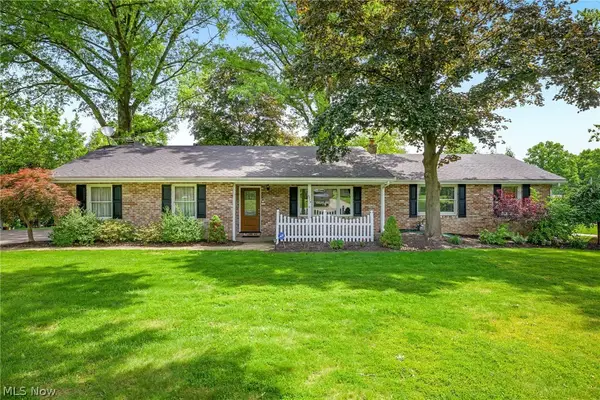 5715 Comanche Nw Street, North Canton, OH 44720