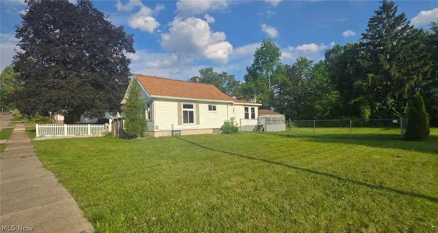 174 Yonker Street, Barberton, OH 44203 - #3