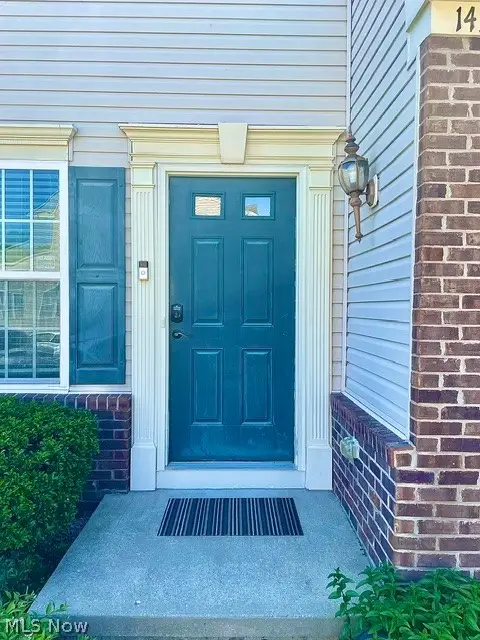 1432 Wellingshire Circle, Cuyahoga Falls, OH 44221 - #2
