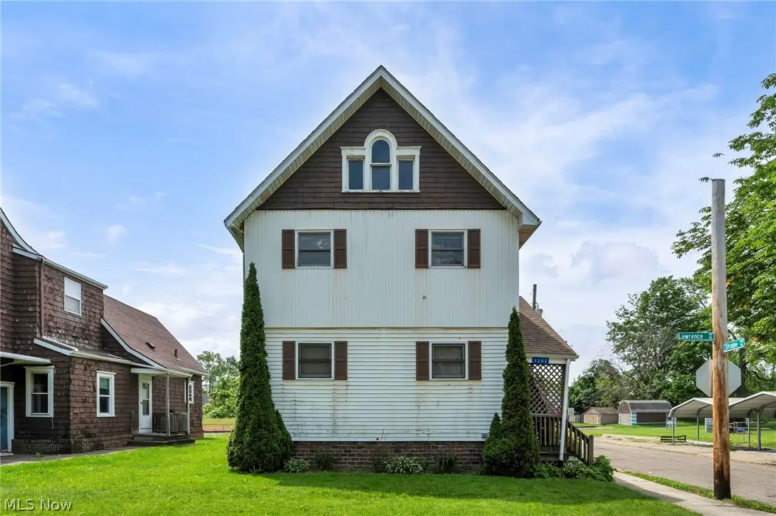 1202 Lawrence Ne Road, Canton, OH 44705 - #1