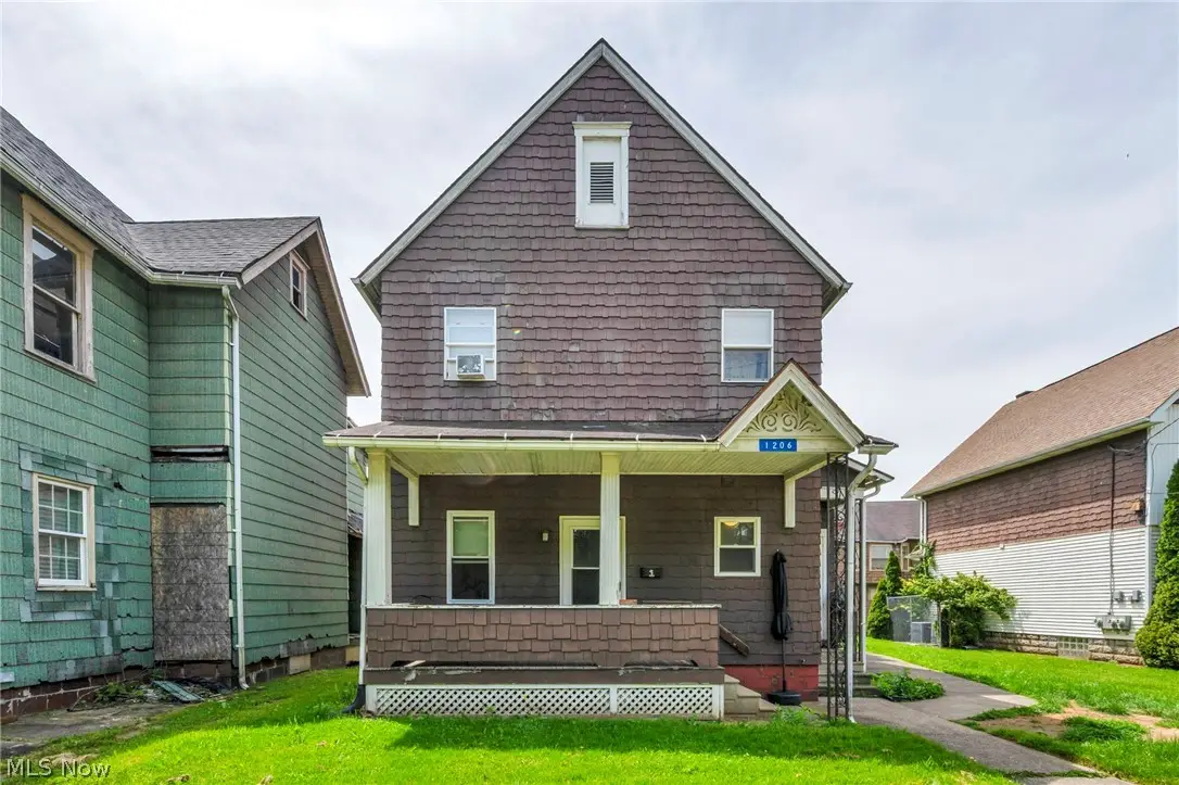 1206 Lawrence Ne Road, Canton, OH 44705 - #1