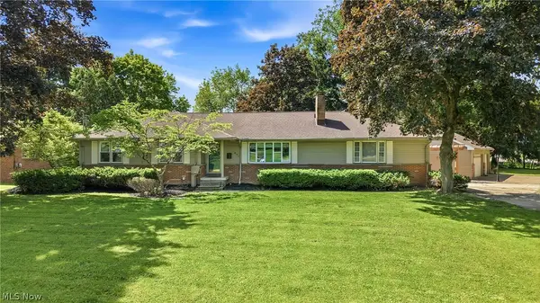 601 Murray Hill Drive, Youngstown, OH 44505