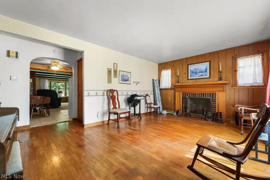 2360 Burton Avenue, Alliance, OH 44601 - #3