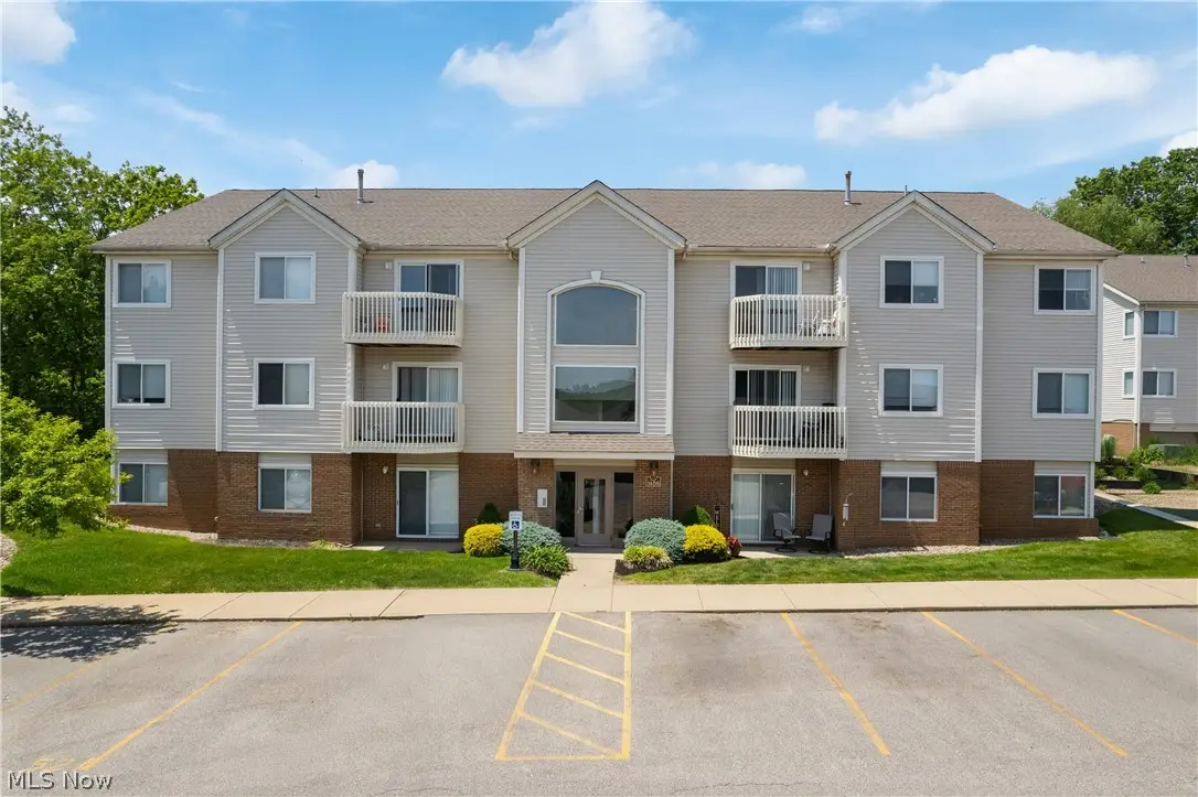 1456 Buckingham Gate A Boulevard, Cuyahoga Falls, OH 44221 - #1
