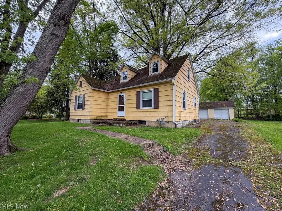 8060 Paulin Drive, Youngstown, OH 44514 - #3