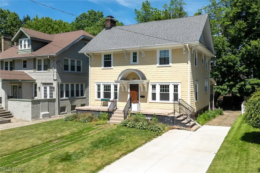 207 Casterton Avenue, Akron, OH 44303 - #2
