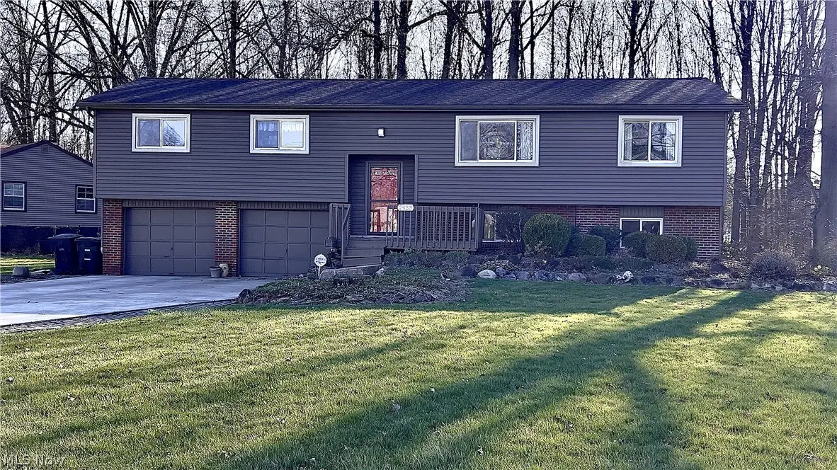2933 Crestwood Nw Drive, Warren, OH 44485 - #1