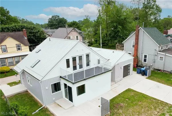27 Oakwood Avenue, Huron, OH 44839