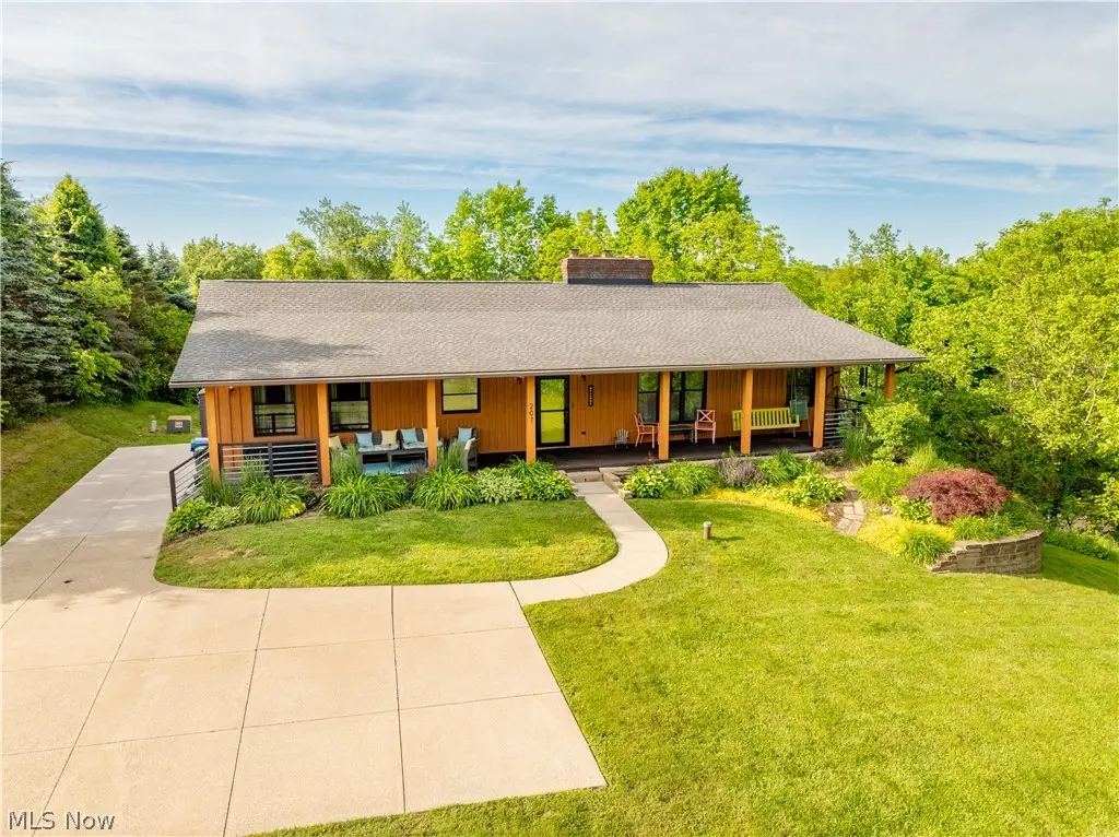 207 Mount Pleasant Road, Green, OH 44216 - #1