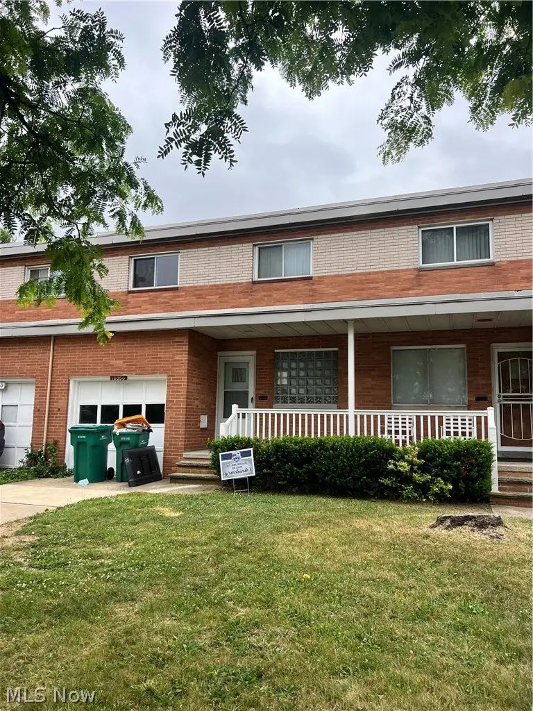16350 Rockside Road, Maple Heights, OH 44137 - #3