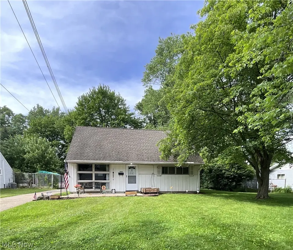 4130 Woodmere Drive, Austintown, OH 44515 - #1