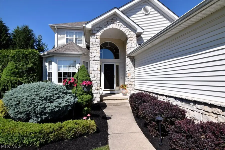 420 E Glengary Circle, Highland Heights, OH 44143 - #2