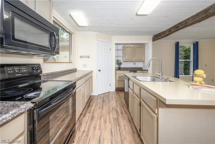 128 E Central Ave, Ravenna, OH 44266 - #2