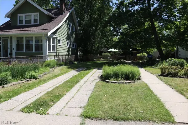 3878 Parkdale Road, Cuyahoga Heights, OH 44121
