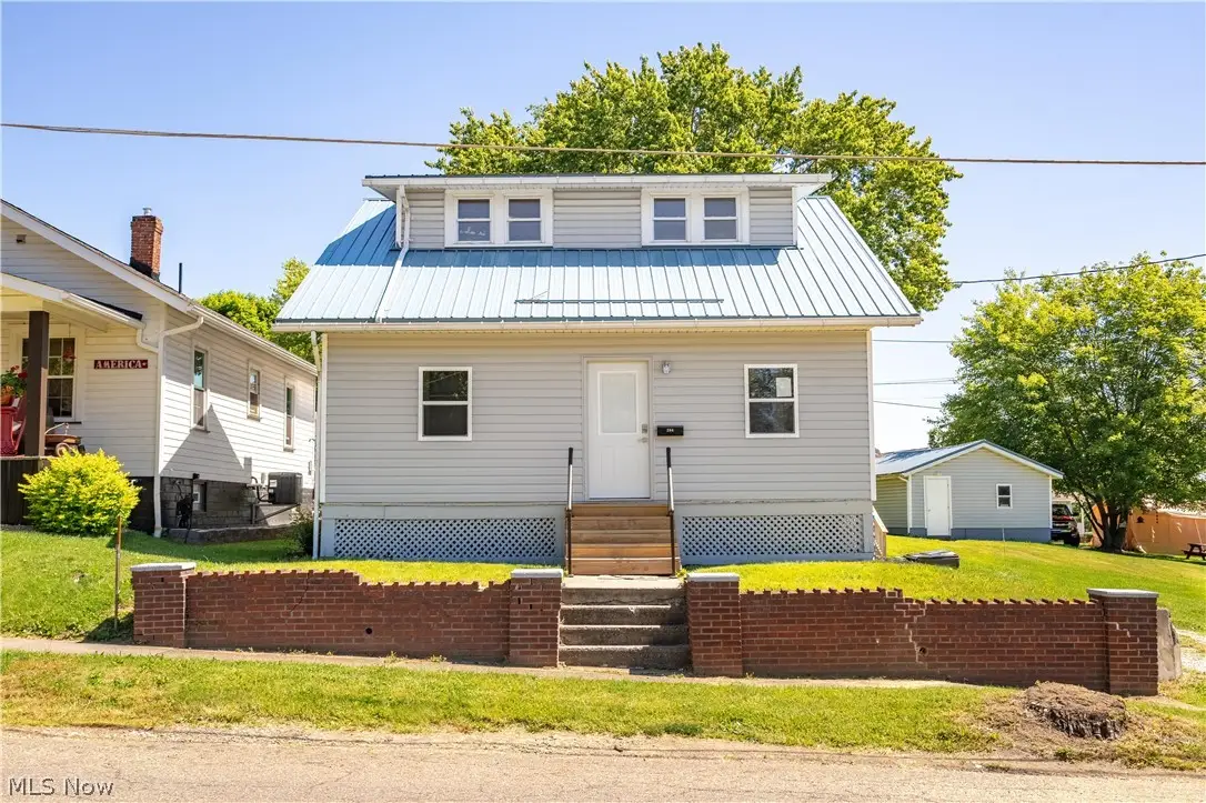 286 5th Nw Street, Carrollton, OH 44615 - #1