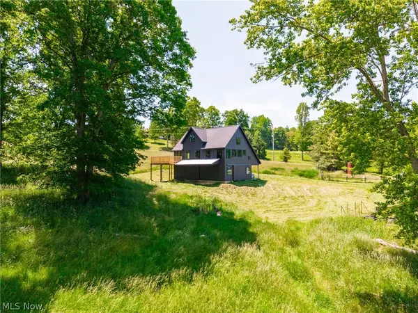 3640 NW Hope Road, Magnolia, OH 44643
