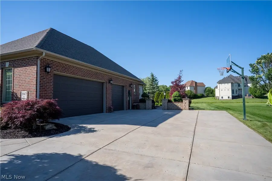 3947 Via Siena, Poland, OH 44514 - #3