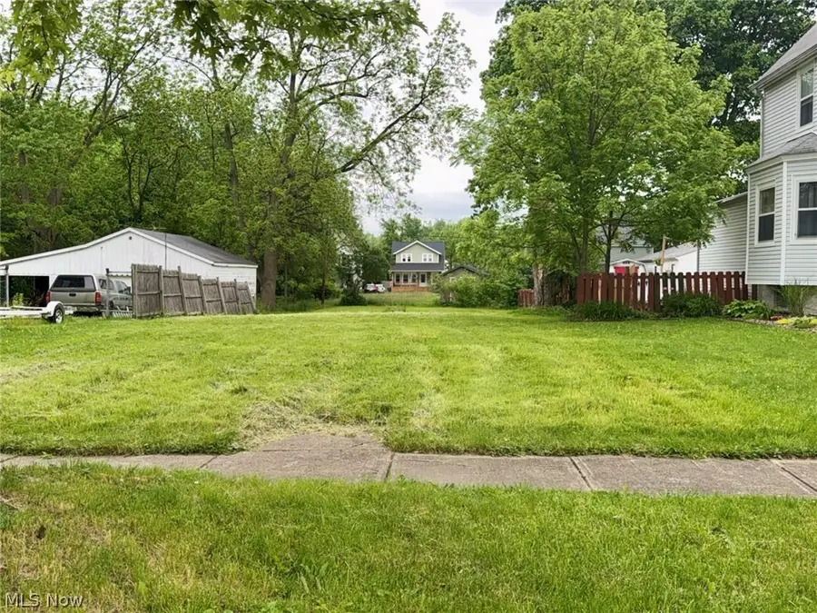 222 Wooster Street, Elyria, OH 44035 - #2