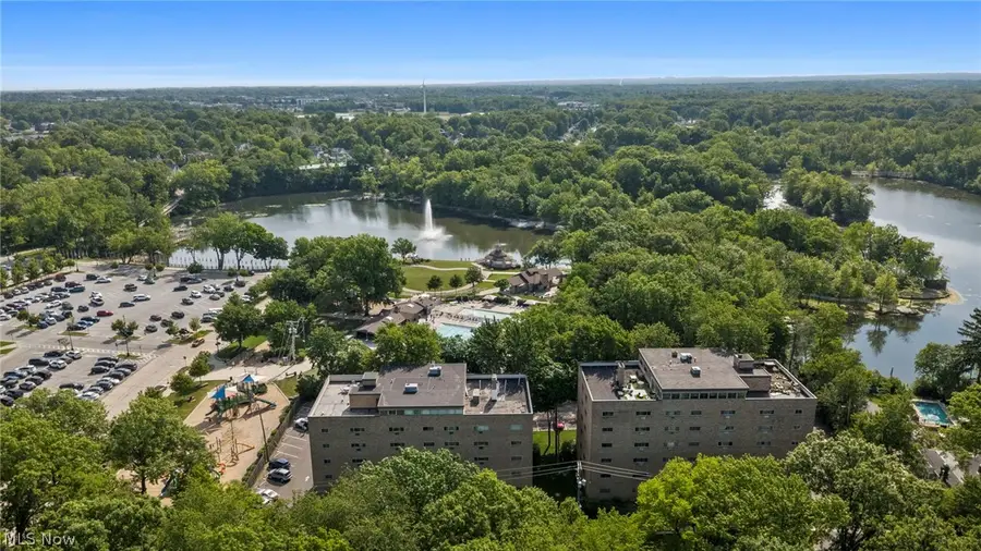 101 S Rocky River Drive #405, Berea, OH 44017 - #2