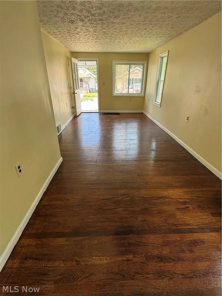 974 Wyley Avenue, Akron, OH 44306 - #3