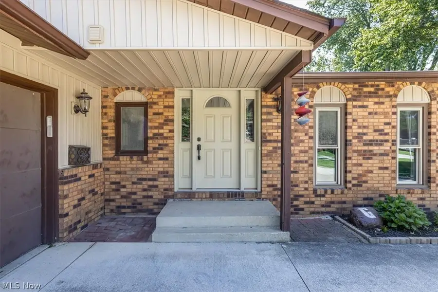 709 Oakhurst Drive, Amherst, OH 44001 - #3