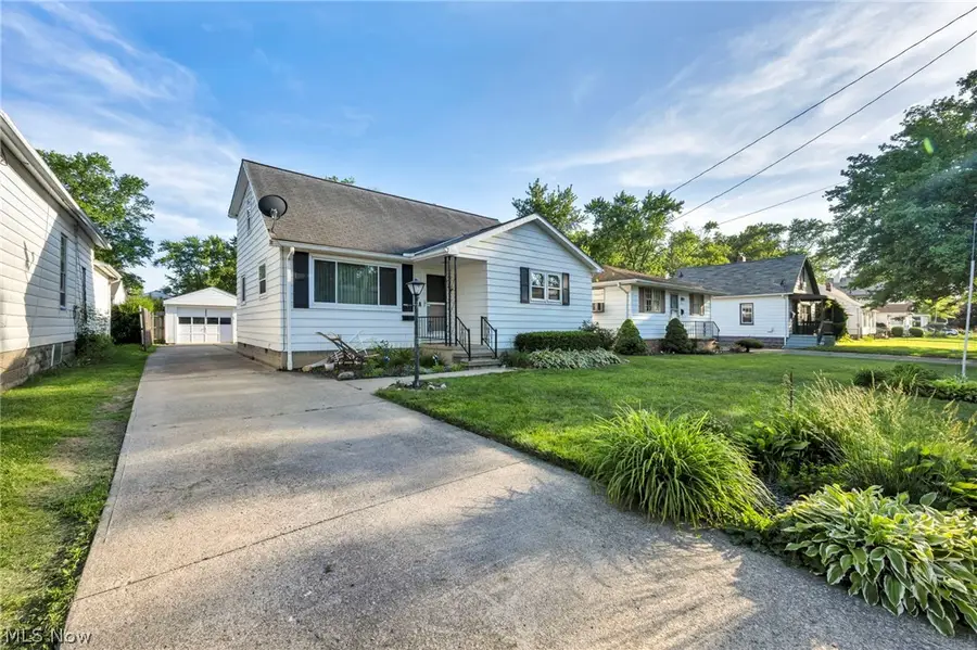 179 Caroline Street, Elyria, OH 44035 - #3