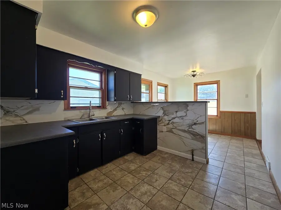 1122 Detroit Avenue, Youngstown, OH 44502 - #3