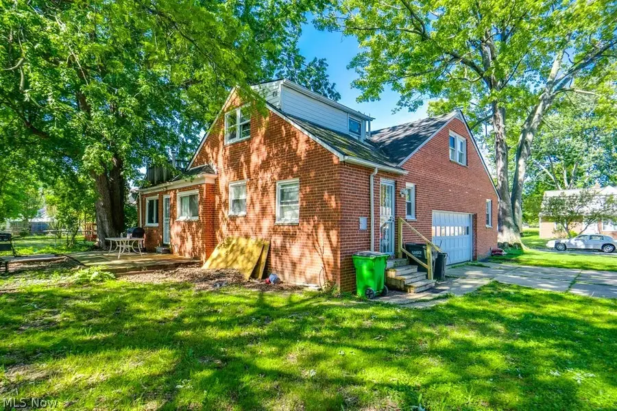 241 E 242nd Street, Euclid, OH 44123 - #3