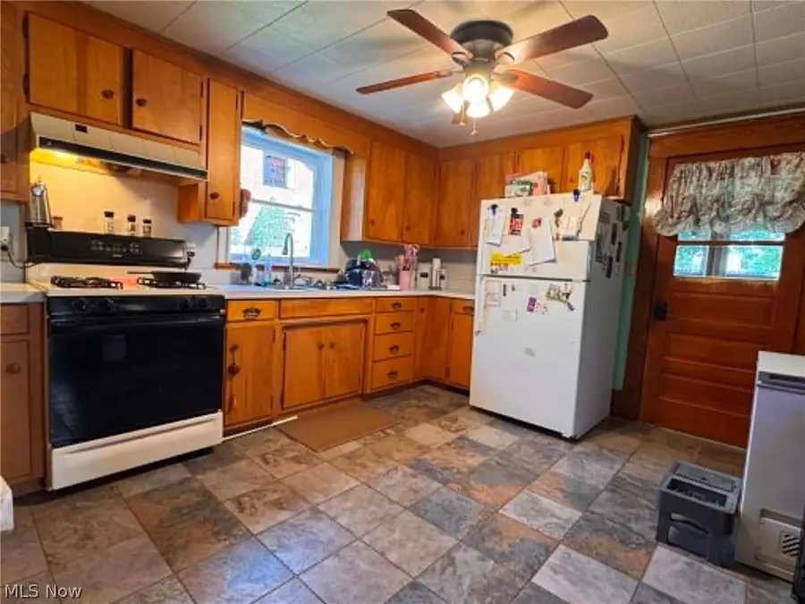 284 2nd Sw Street, Carrollton, OH 44615 - #2