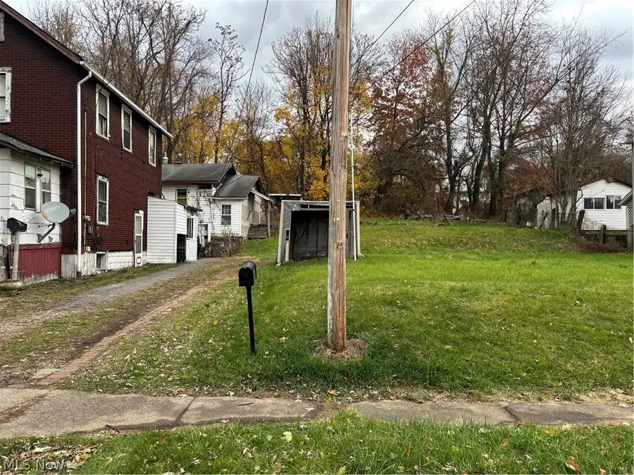 1125 N Garland Avenue, Youngstown, OH 44505 - #3