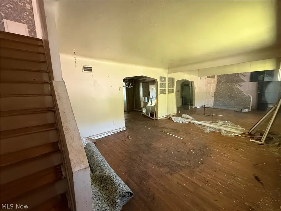 3368 E 149th Street, Cleveland, OH 44120 - #2