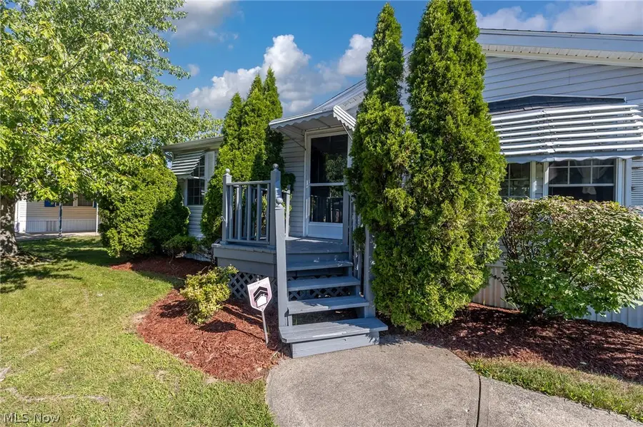 8 Schuberts Alley, Olmsted, OH 44138 - #2
