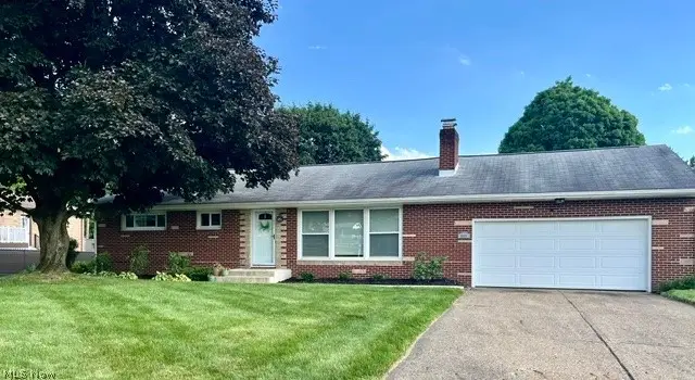 811 Sandy Ne Avenue, Massillon, OH 44646 - #1