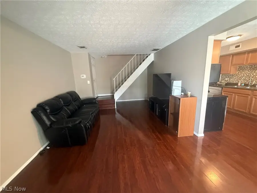 20462 Williamsburg Court, Middleburg Heights, OH 44130 - #3