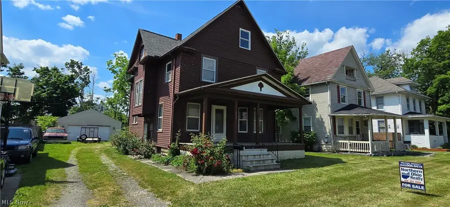 201 W 26th Street, Lorain, OH 44052 - #2