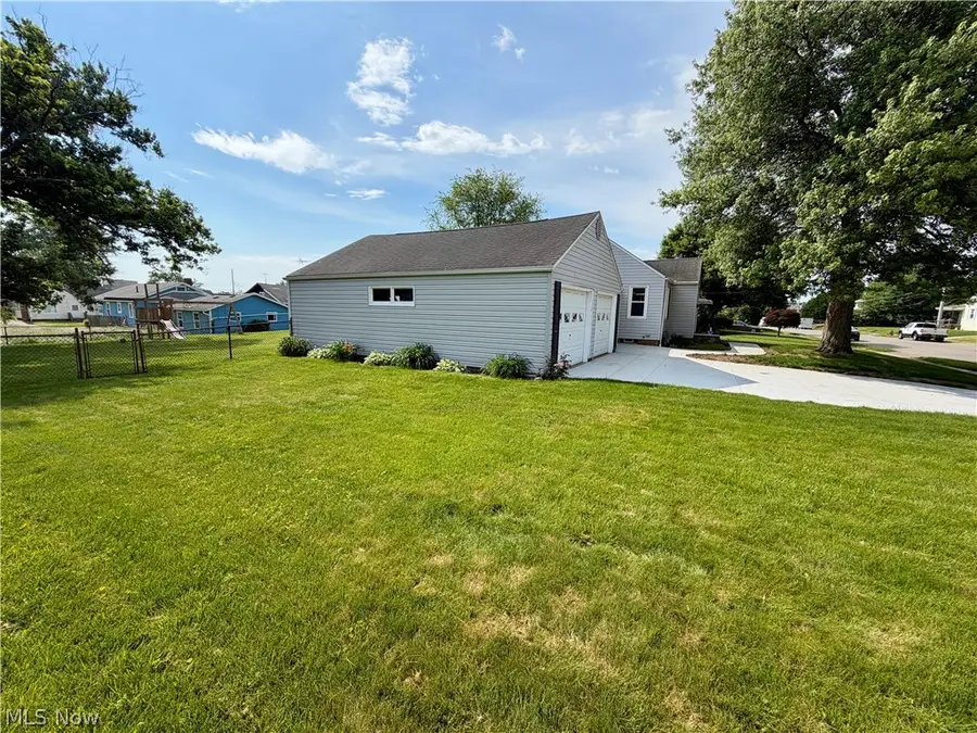 2624 Ellis Ne Avenue, Canton, OH 44705 - #3