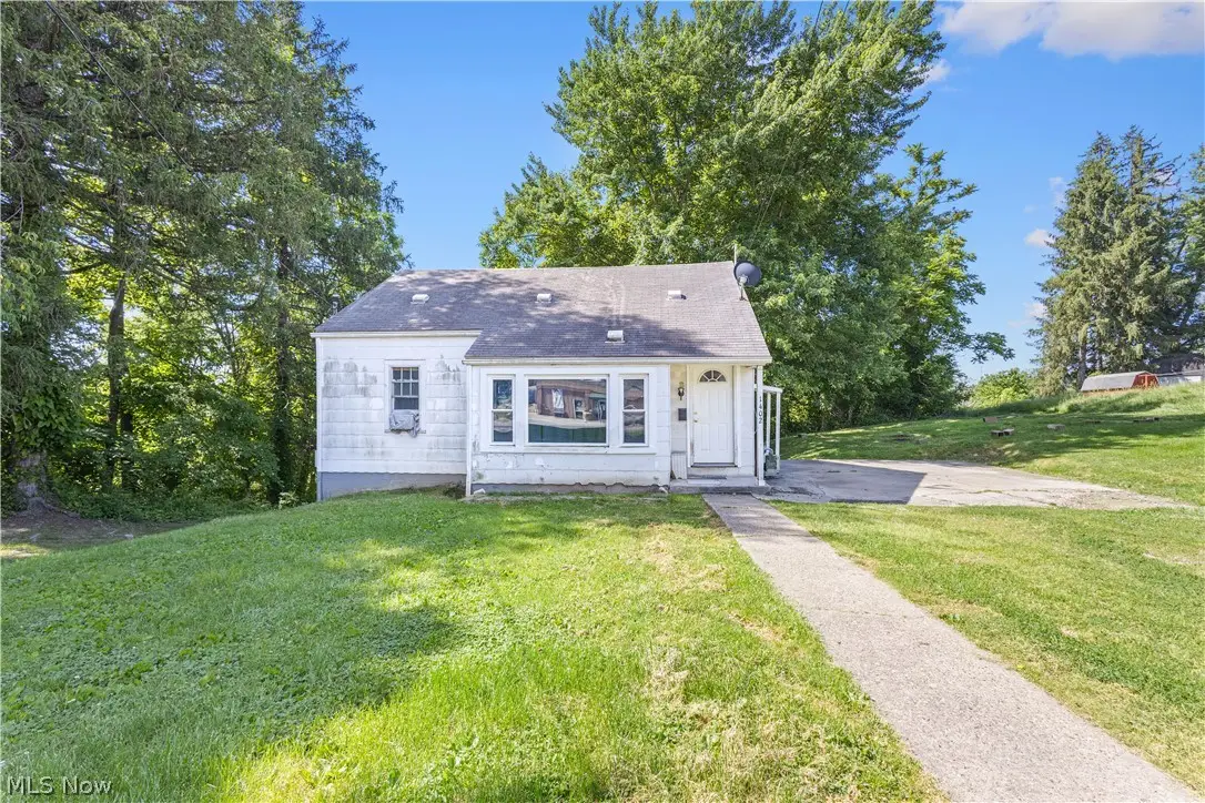 1402 E Wheeling Avenue, Cambridge, OH 43725 - #1