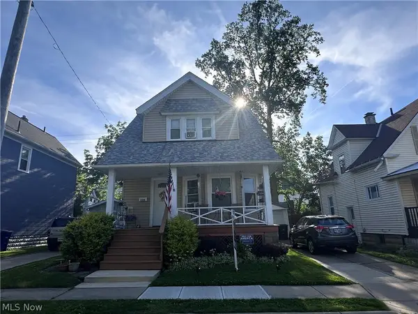 1554 Olivewood Avenue, Lakewood, OH 44107
