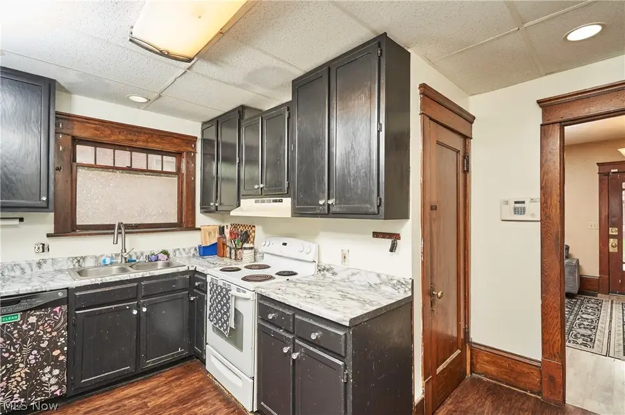 136 Smith Nw Avenue, Canton, OH 44708 - #3