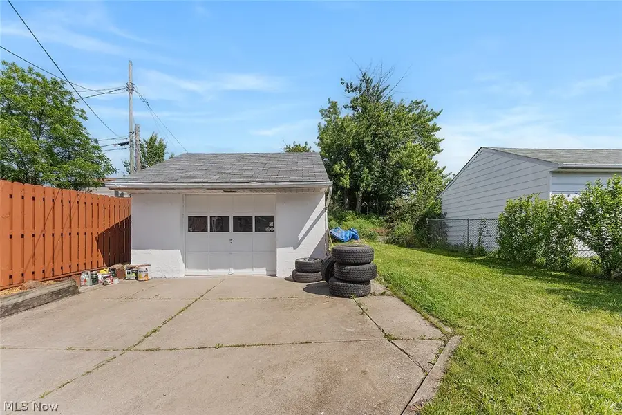 11301 Mountview Avenue, Garfield Heights, OH 44125 - #3