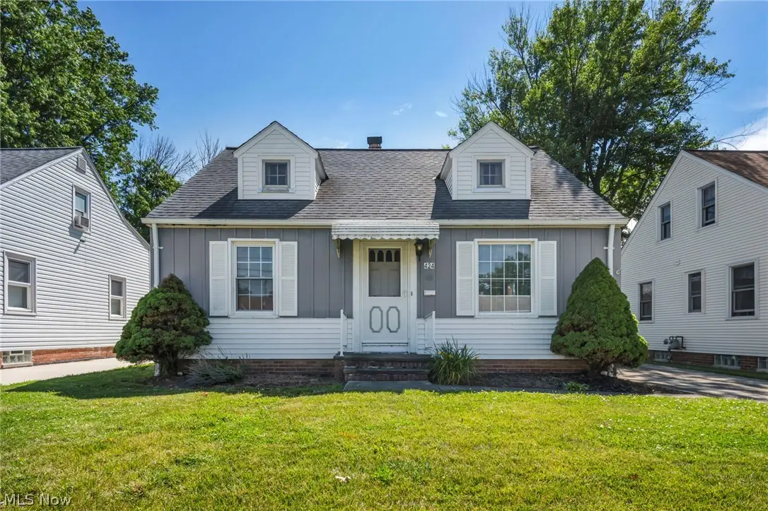 424 E 326th Street, Willowick, OH 44095 - #1