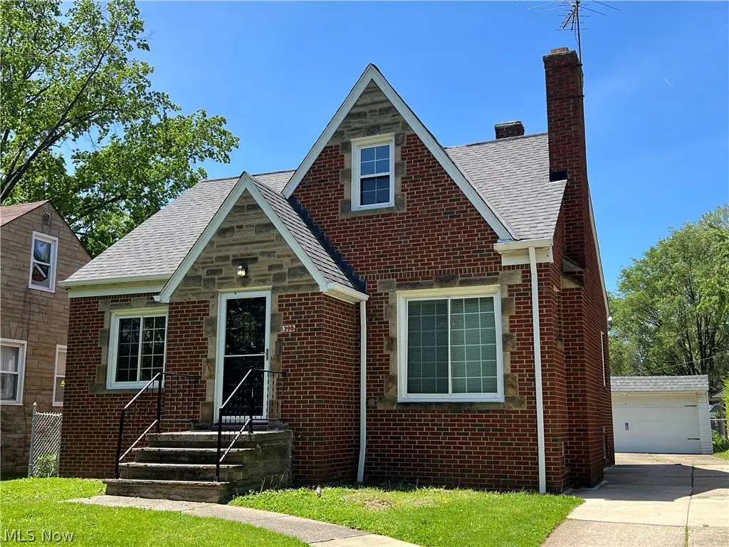 390 E 210th Street, Euclid, OH 44123 - #1