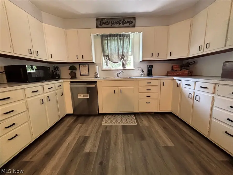 6601 Mapleton Se Street, East Canton, OH 44730 - #3