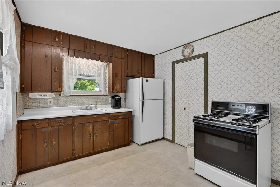 23660 Colbourne Road, Euclid, OH 44123 - #3
