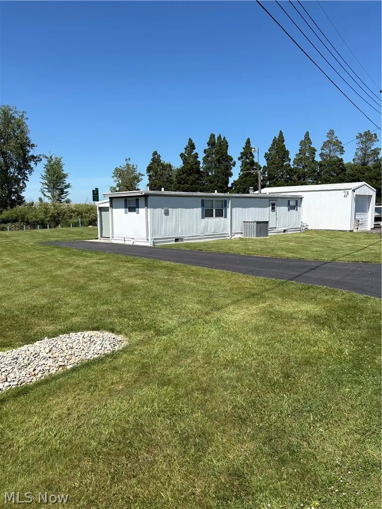 2825 W Risingsun Road, Port Clinton, OH 43452 - #2